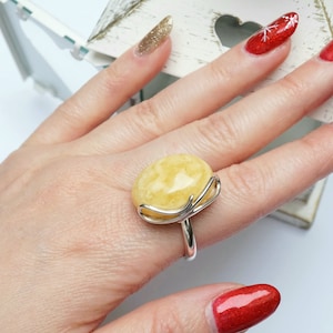 Anel âmbar, anel âmbar caramelo, anel âmbar amarelo, anel âmbar 100% natural, anel âmbar báltico, anel âmbar moderno, anel âmbar arco