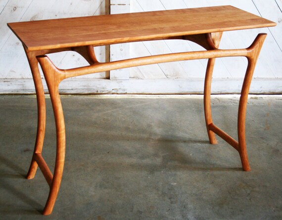 Table with curved legs deals