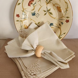 Set of 8 Lace Corner Beige Napkins