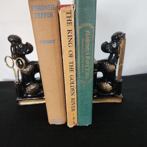 Perky Poodle Book Ends