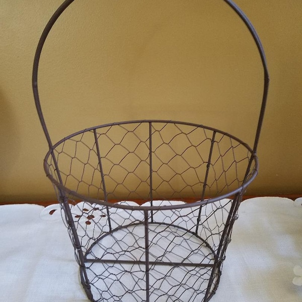 Vintage Egg Basket with removeable Liner