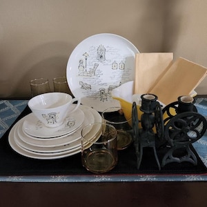 Dish Set Gay Nineties Stetson &quot;Honeymoon Suite&quot;