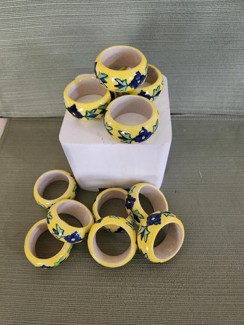 Cornflower with Yellow Napkin Rings