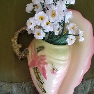 Hull Pottery Woodland Wall Pocket