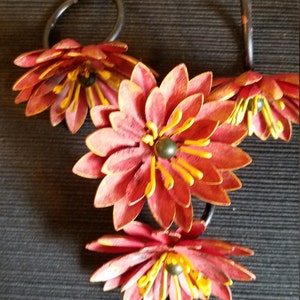 French Dahlia Serviette Holder