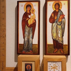 Un par de iconos acompañantes (originales de Leonid Ouspensky). Impresiones cortesía de St Vladimir's Seminary Press.