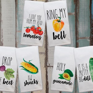 Funny Kitchen Towels / Vegetable Decor / Hostess Gift / Dish Towels / Housewarming Gift / Mom Mommy Gift / Wedding Shower Gift / Hand Towel