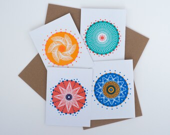 Kit de papelaria! Quatro cartões em branco com arte espirográfica com impressão risográfica
