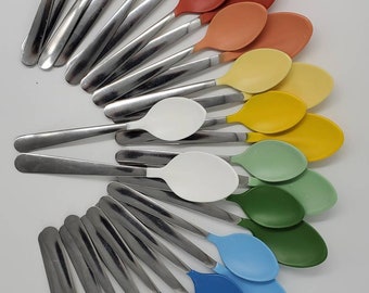 Extra large plastic tipped dinner spoon (1 tbsp) or teaspoon (1 tsp)