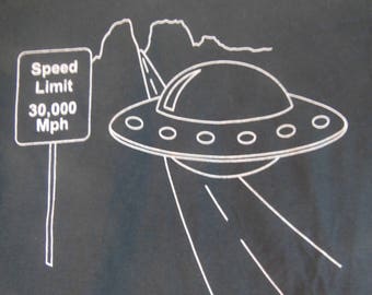 Funny sci-fi UFO 30000 mph camiseta-Copyrighted-Science Fiction camiseta negra-Funny T-shirt-UFO camiseta-Gift camiseta-UFO camiseta