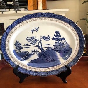Royal Doulton, Booths real old willow, extra large oval platter. 1981. Gold trim. Rare item. Pristine condition. 16” wide.