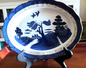 Royal Doulton, Real old willow, scalloped edge gold trim large platter 2004 in pristine condition