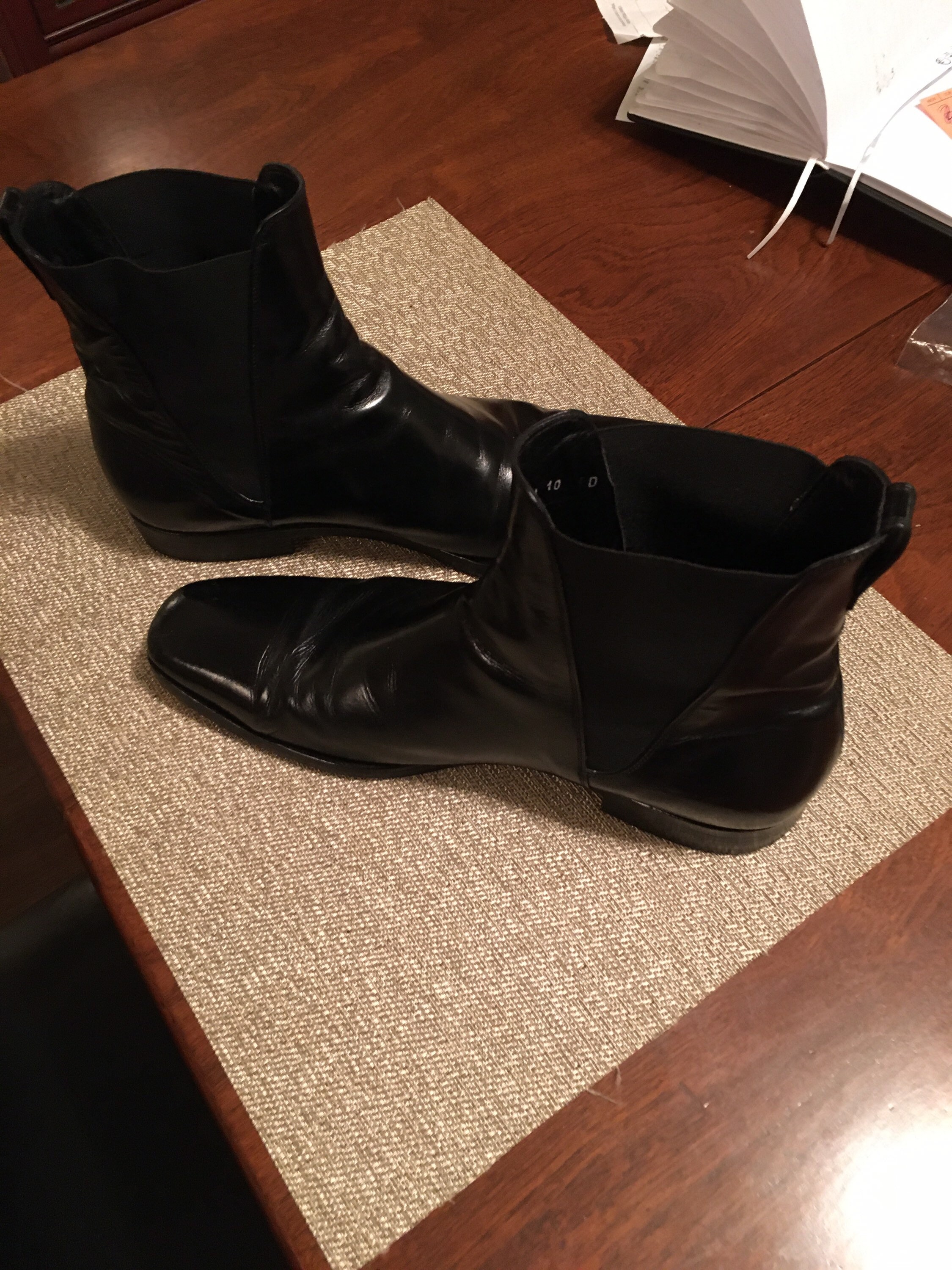 Men’s Ferragamo black boots like new condition. size10D Schoenen Herenschoenen Laarzen Nette laarzen slip on boot 