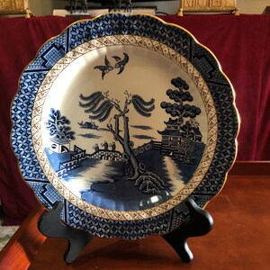 Booths real old willow, large 12 “round platter. Scalloped edge and gold trim. Pristine condition.