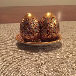 Porzellan Benjarung Salz und Pfeffer. Schöne Designs und Farben.