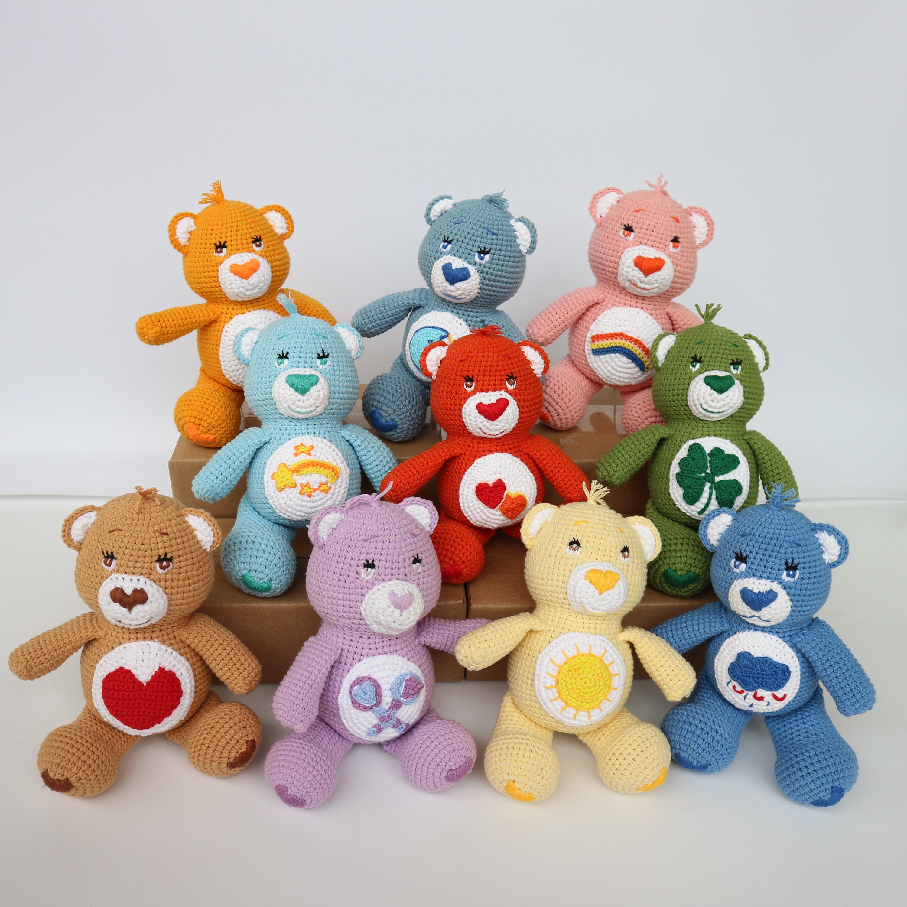 かぎ針編みのケアベア：ミニチュアあみぐるみぬいぐるみ（7インチ