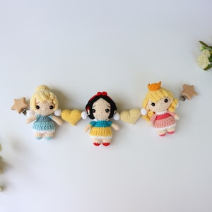Crochet stroller Chain Princess Dolls, Crochet Princess Inspired Doll, Crochet Disney Princess Inspired Doll, Mini Princess Dolls