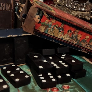 Antique Crown Coronet Dominoes