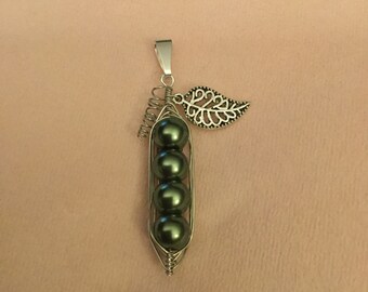 Four peas Peapod pendant
