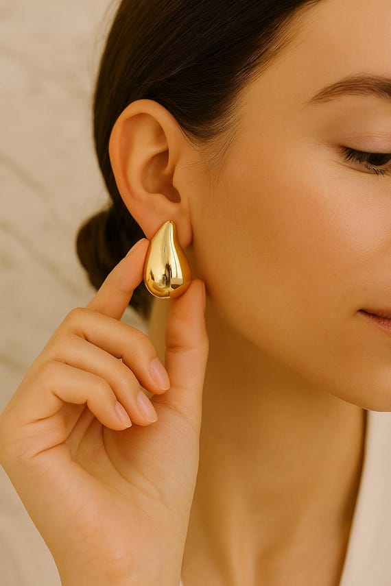 Gold Teardrop Drop Earrings: Vintage Style Statement Jewelry