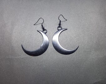 Black Crescent Moon Earrings, Pagan Jewelry :goth witchy killstar