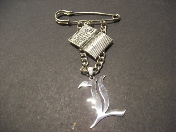 kilt pin etsy note inspired kilt pin brooch etsy kilt pin etsy note inspired kilt pin brooch etsy