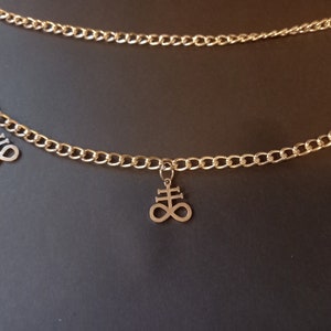 Kawaii Pastel Goth Gothic Witchy Killstar Witchcraft Ockult Pagan Satanic UNISEX Ketten Anhänger mit Pentagramm und 3 x Satanskreuz