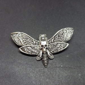 Kawaii Pastel Nu Neo Goth Gothic Witchy Occultist Satanic Pagan "Death head moth" detail metal pin badge/brooch V1