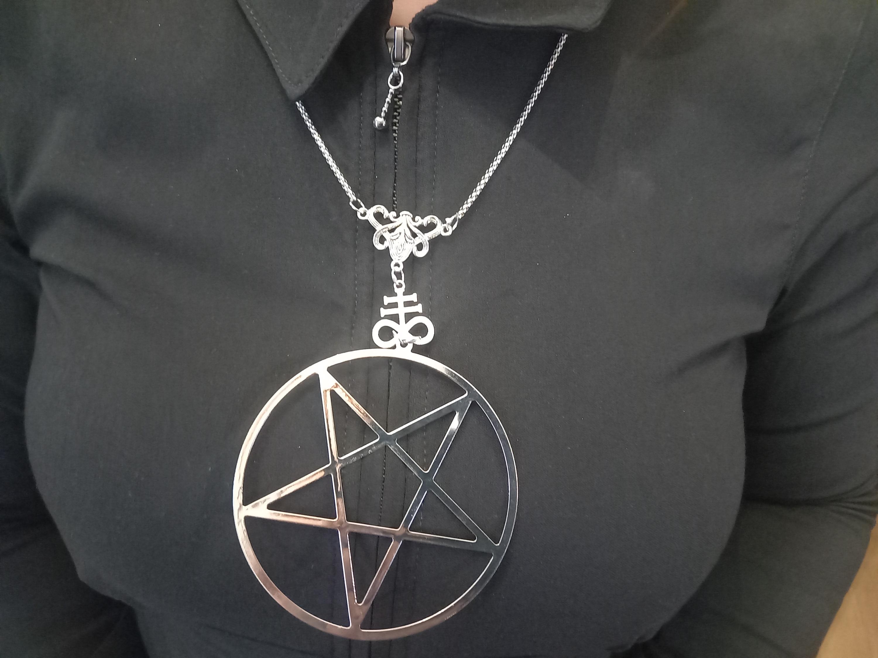 Nouveau Style Necklace With Oversized Pentagram With Cross  display picture 3