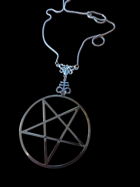 Nouveau Style Necklace With Oversized Pentagram With Cross  display picture 3