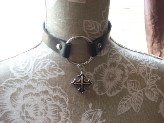 Black Faux Leather O Ring Collar Stainless steel Cross :goth witchy killstar accessory