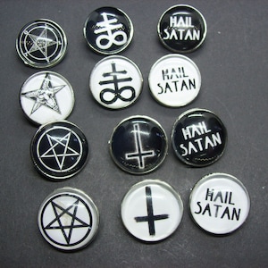 Kawaii Nu Pastel Neo Goth Gothic Witchy Hexe Witchcraft Pagan Wicca Occult Church Of Satan Lucifer Satanic Lilith ""Hail Satan"" Badge set