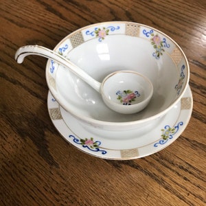 cottage chic Set of 2 floral transfer ware bone dishes farmhouse. gold accents Scalloped edged cottage chic Set of 2 floral transfer ware bone dishes farmhouse. gold accents Scalloped edged