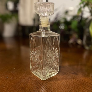 Crystal vintage whiskey bottle Made in USSR Vintage Bohemia Decanter Crystal Lead Alcohol Container Cognac Brandy Whisky Liquor Carafe