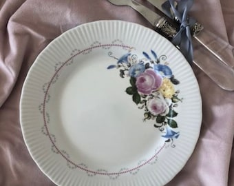 Vintage dinner plaIe Jlmenau, white porcelain plates with roses vintage Bavaria floral print, chabby style old pattern