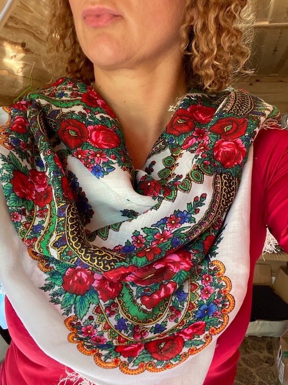 Retro Wool headscarf, vintage Russian headscarf o… - image 1