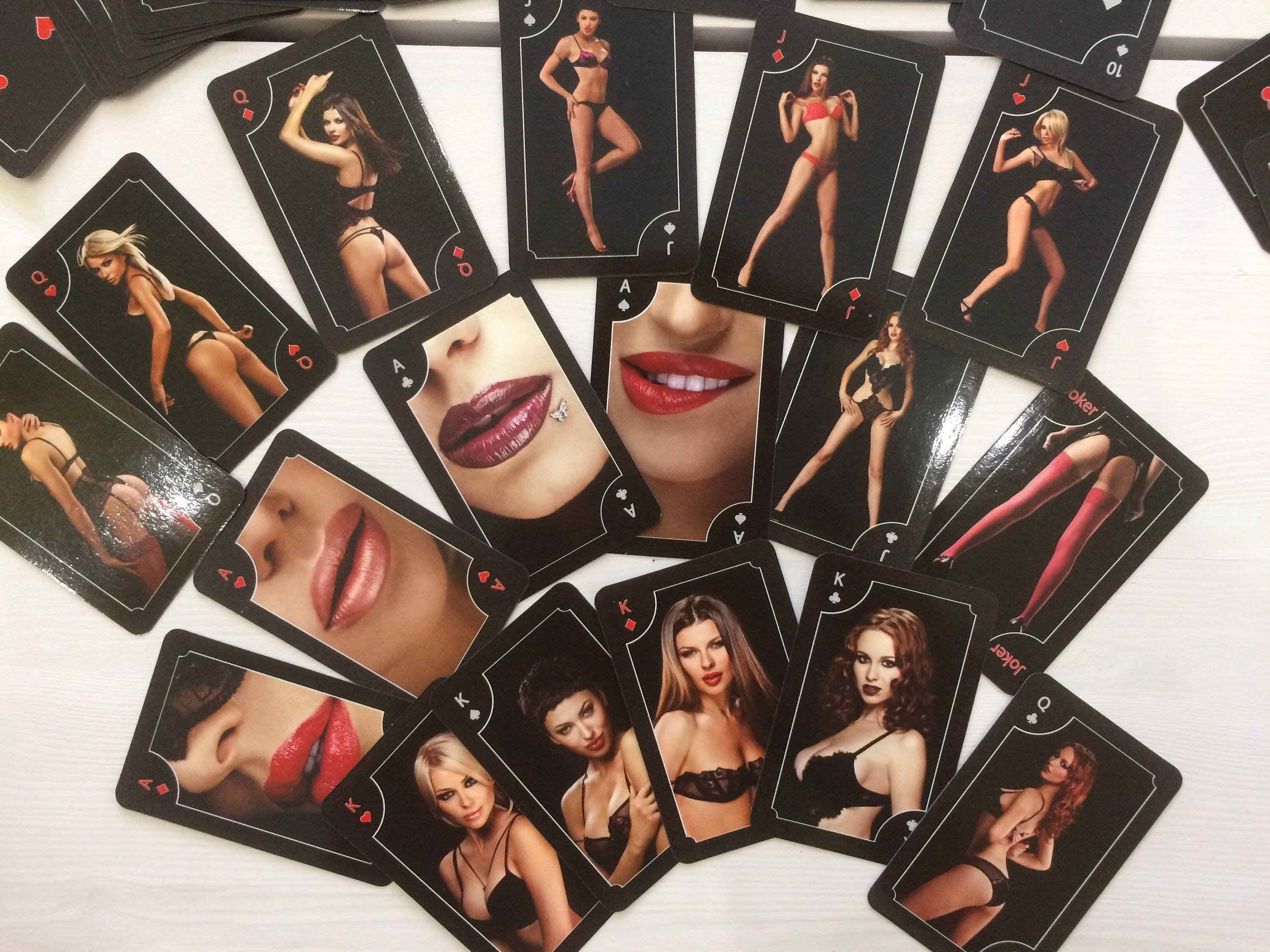 Famous Gay Instagram Naked Frauen Poker Cards