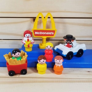 McDonald's Restaurant ~ Vintage Fisher Price Little People's #2552 McDonald's Restaurant Parts. Pick your piece..