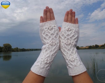 Hand Knitted Fingerless Gloves, White Hand Warmers, Arm Warmers, Gloves and Mittens, Italian Merino, Mittens With the Arans