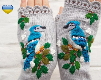 Vingerloze handschoenen met geborduurde Blue Jay, geborduurde handschoenen vogel, hand gebreide wanten, arm warmers, vogel handschoenen