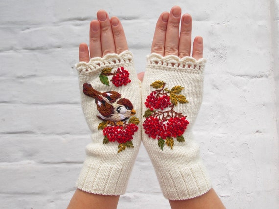 【LOTSYOU】Holiday Flower Knit Gloves Fingerless Mittens With Sparrow, Embroidered Gloves With