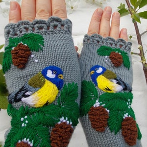 Embroidered Gloves Titmouse, Knitted Fingerless Gloves with a bird, Wrist Warmers Embroidery, Cones, Spruce zdjęcie 9