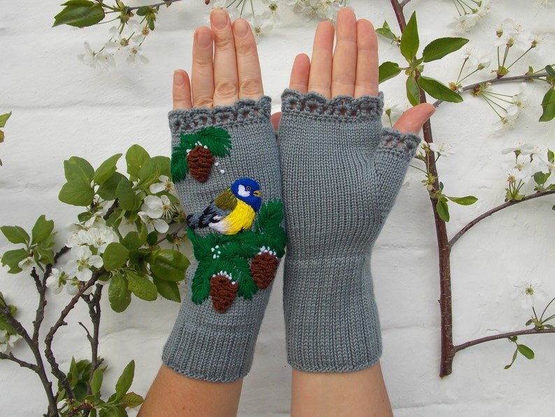 Embroidered Gloves Titmouse, Knitted Fingerless Gloves with a bird, Wrist Warmers Embroidery, Cones, Spruce zdjęcie 5