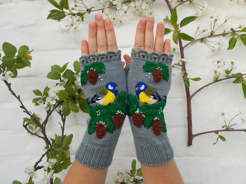 Embroidered Gloves Titmouse, Knitted Fingerless Gloves with a bird, Wrist Warmers Embroidery, Cones, Spruce zdjęcie 10