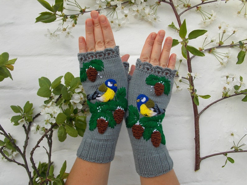 Embroidered Gloves Titmouse, Knitted Fingerless Gloves with a bird, Wrist Warmers Embroidery, Cones, Spruce zdjęcie 6