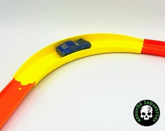 90 Degree Banked Turn - Compatible w/ Hot Wheels Track