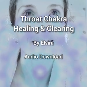 Può includere: Il viso di una donna è sfocato con una sovrapposizione blu e viola. Il testo "Throat Chakra Healing & Clearing" è sovrapposto all'immagine. Il testo "By Elvira" è sotto il titolo. Il testo "Audio Download" è sotto il nome dell'autore.