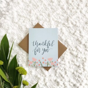 Tarjetas y sobre / en blanco por dentro / cumpleaños, pensando en ti, felicitaciones, Día de la Madre, solo porque, gracias / Ropa de cama