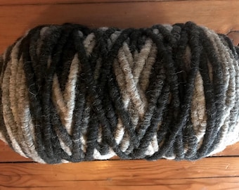 Core-Spun Alpaca Rug Yarn, Black/Medium Silver/Grey