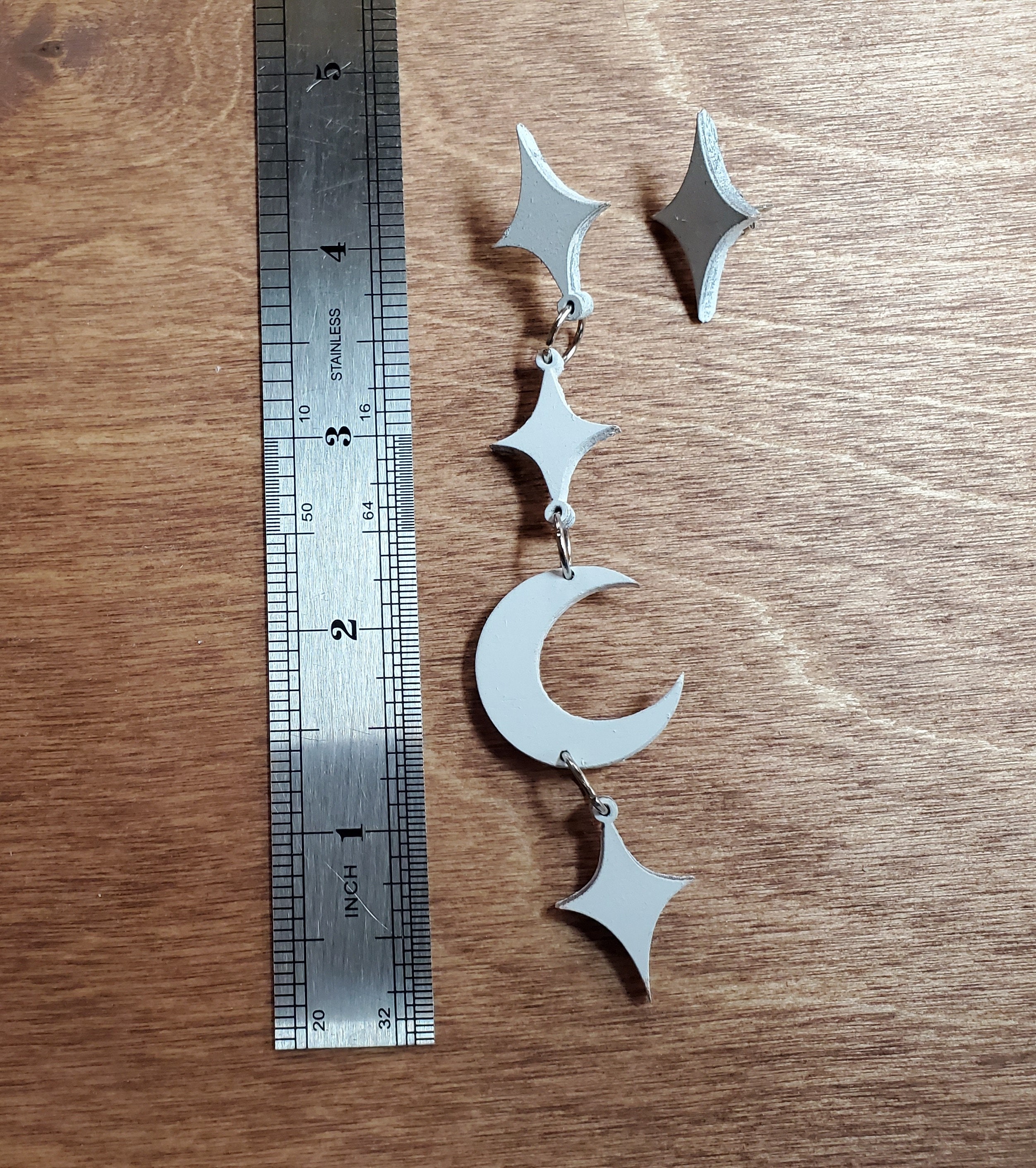 Estrellas de madera ligeras y moon Design Dangle y pendientes | Etsy